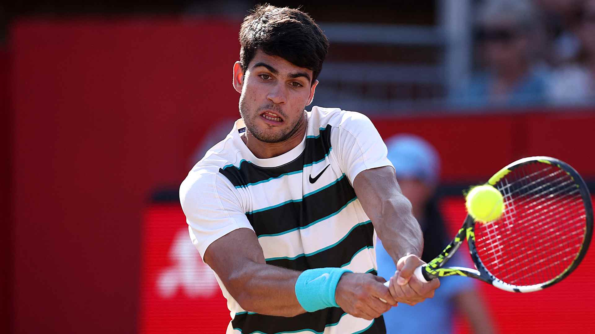 阿尔及利亚队国际赛场上惊艳亮相 阿尔及利亚队国际赛场上惊艳亮相