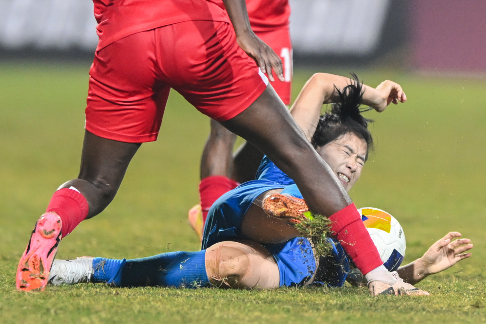 韩国女足实力不俗阻击对手的进攻 韩国女足实力不俗阻击对手的进攻