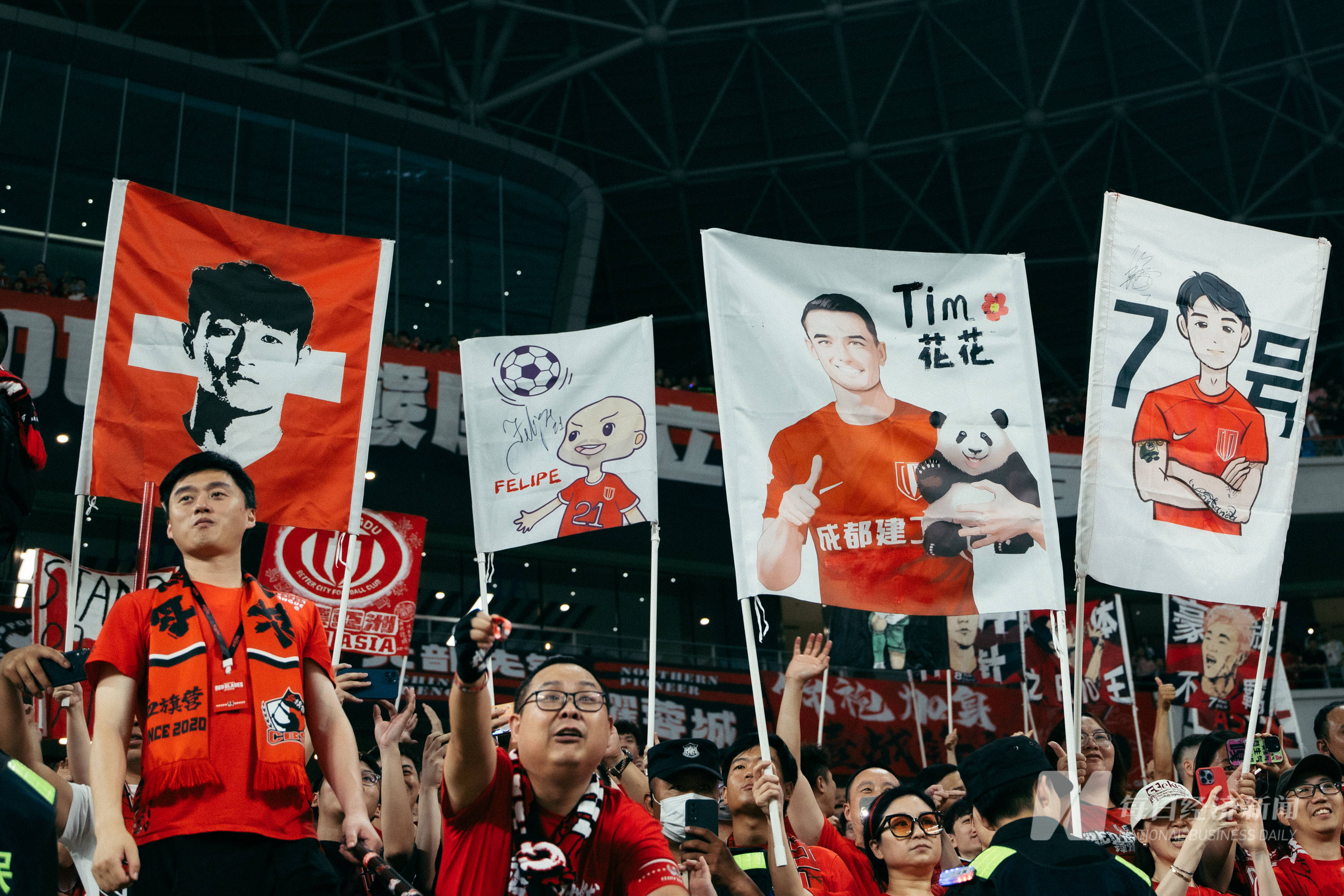 湖南球队夺得胜利,球迷热情助威如潮的简单介绍 湖南球队夺得胜利,球迷热情助威如潮的简单介绍