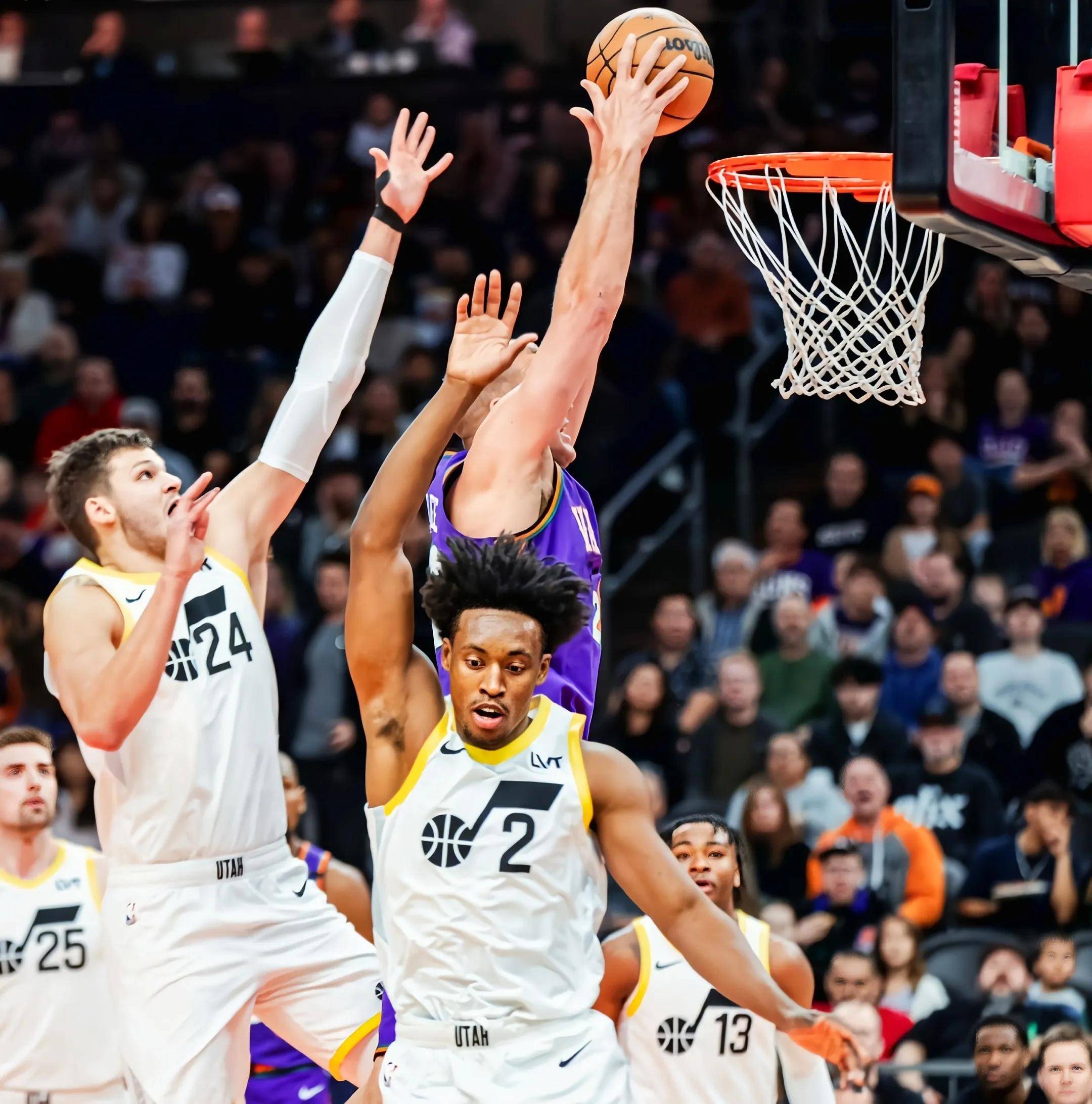 勇士客场击败太阳,取得两连胜 勇士客场击败太阳,取得两连胜