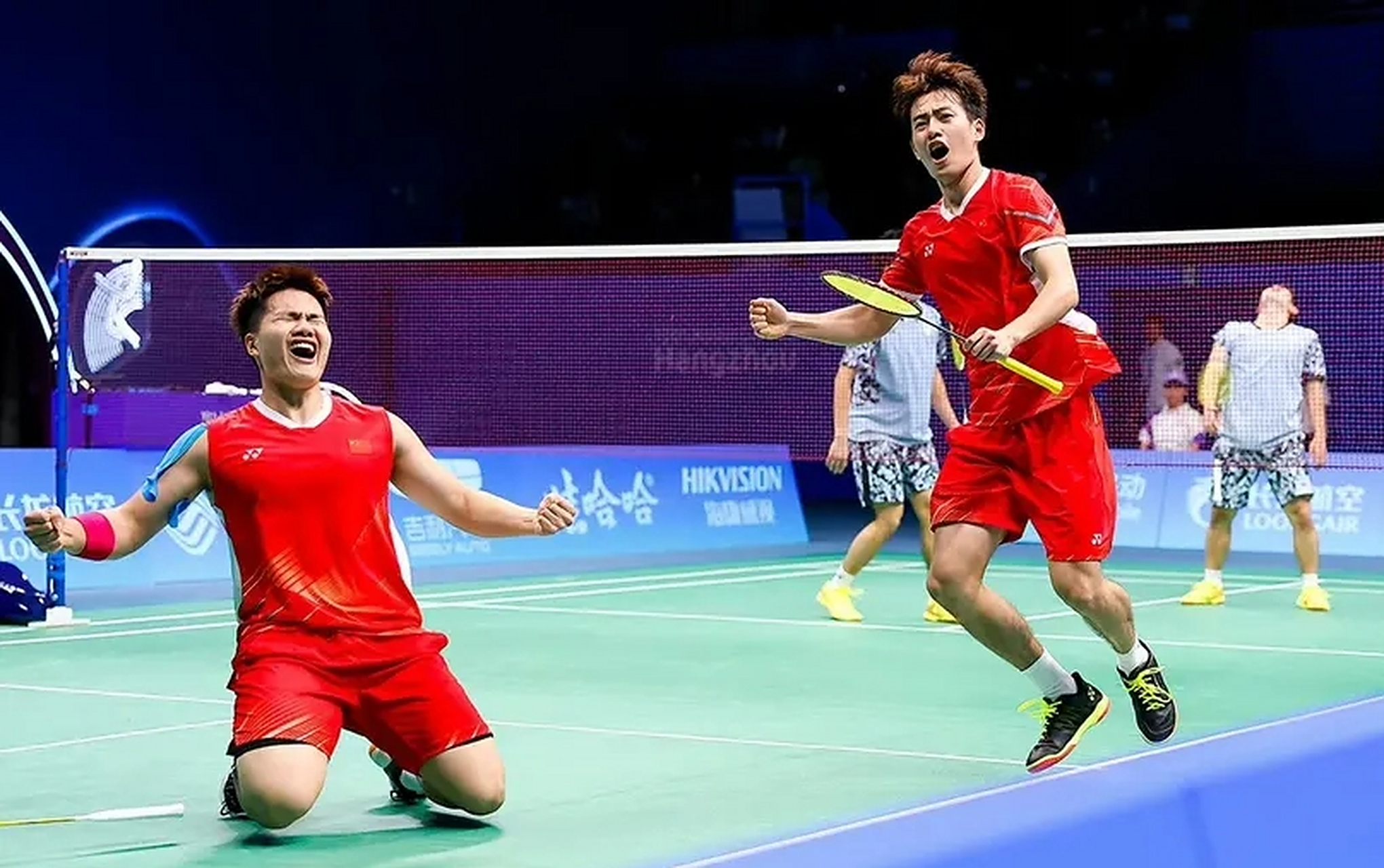 日本队夺得亚运会羽毛球混合团体冠军