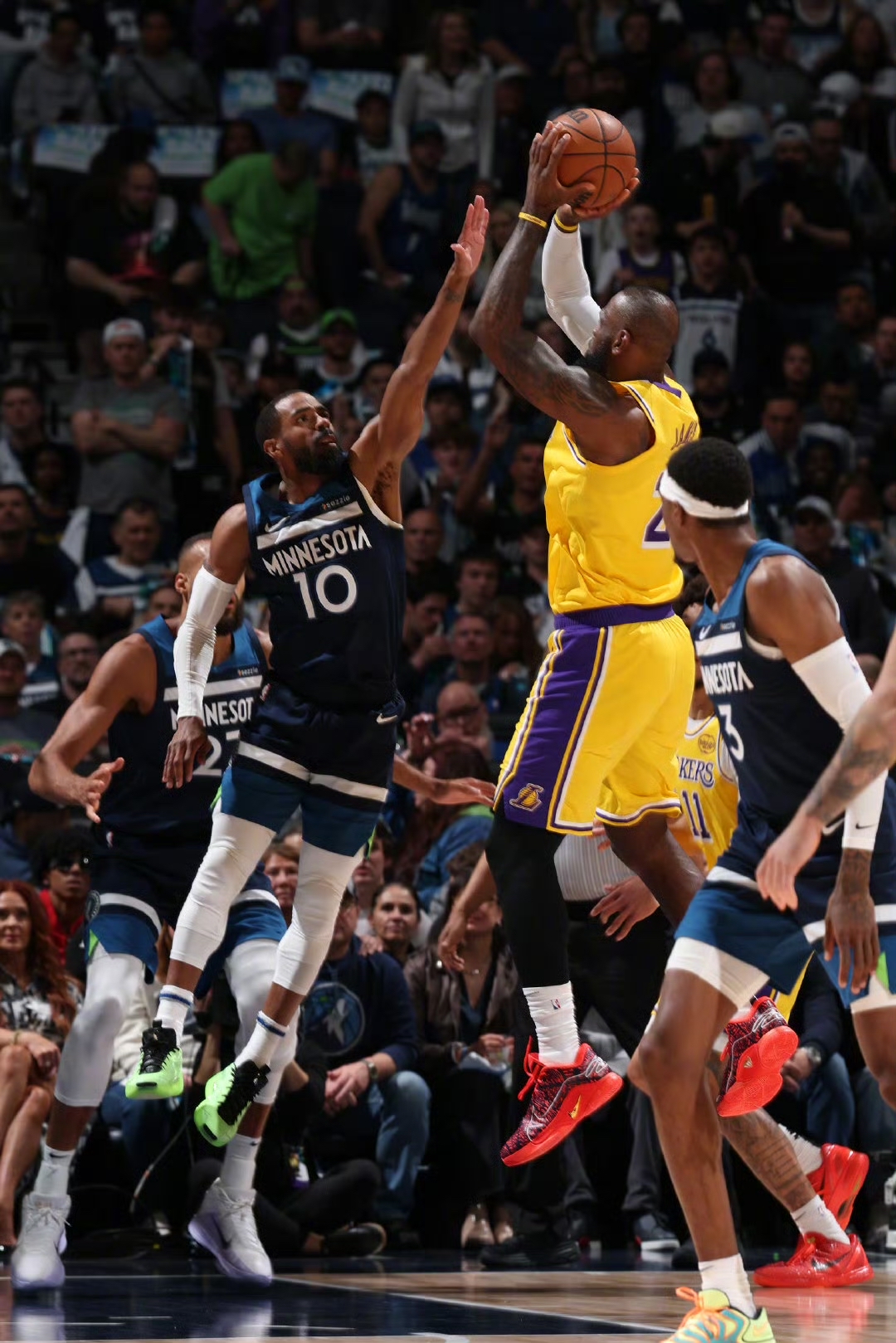 森林狼遭逢连败,湖人克星再现 森林狼遭逢连败,湖人克星再现