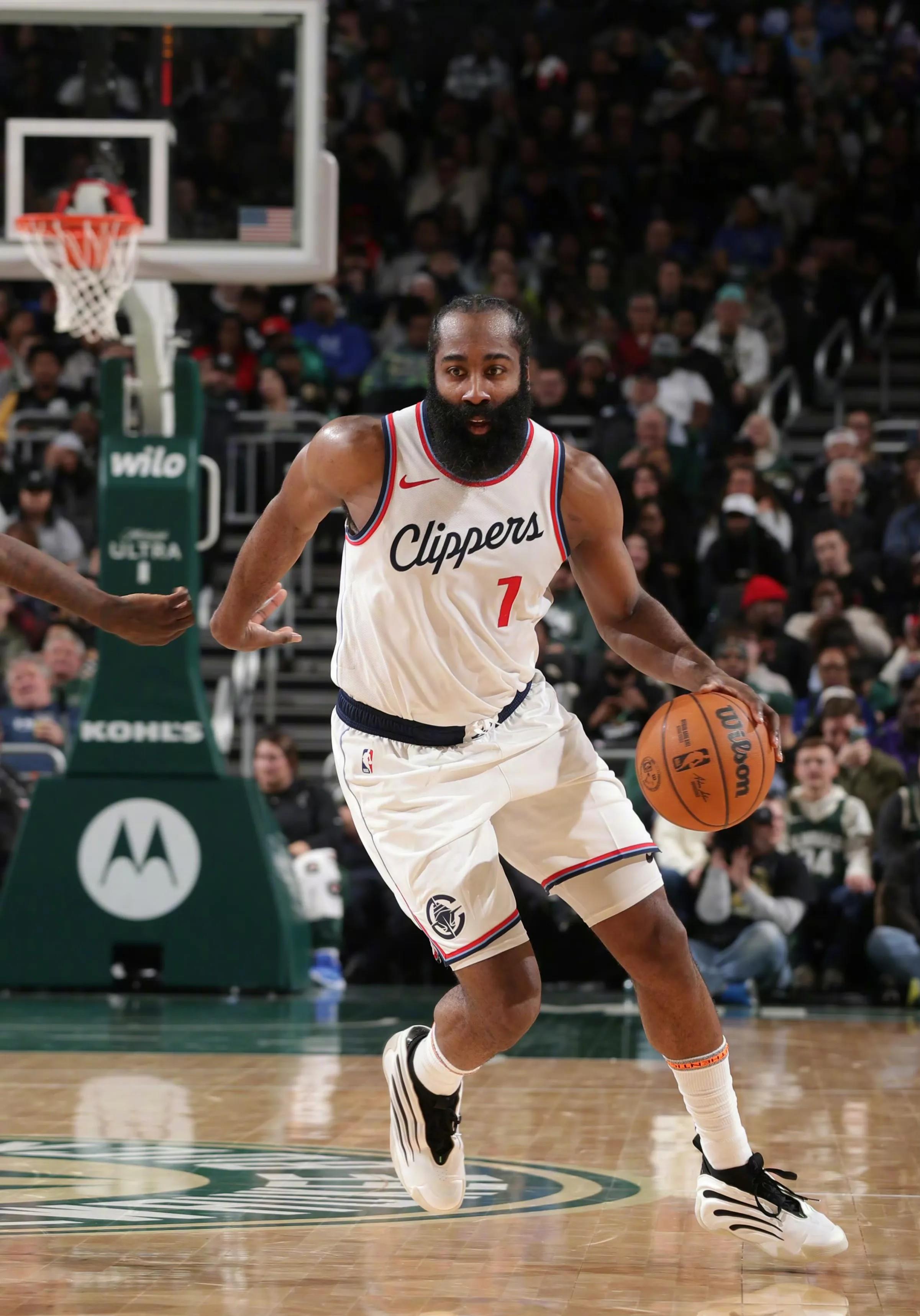 火箭胜开拓者,哈登狂轰57分 火箭胜开拓者,哈登狂轰57分