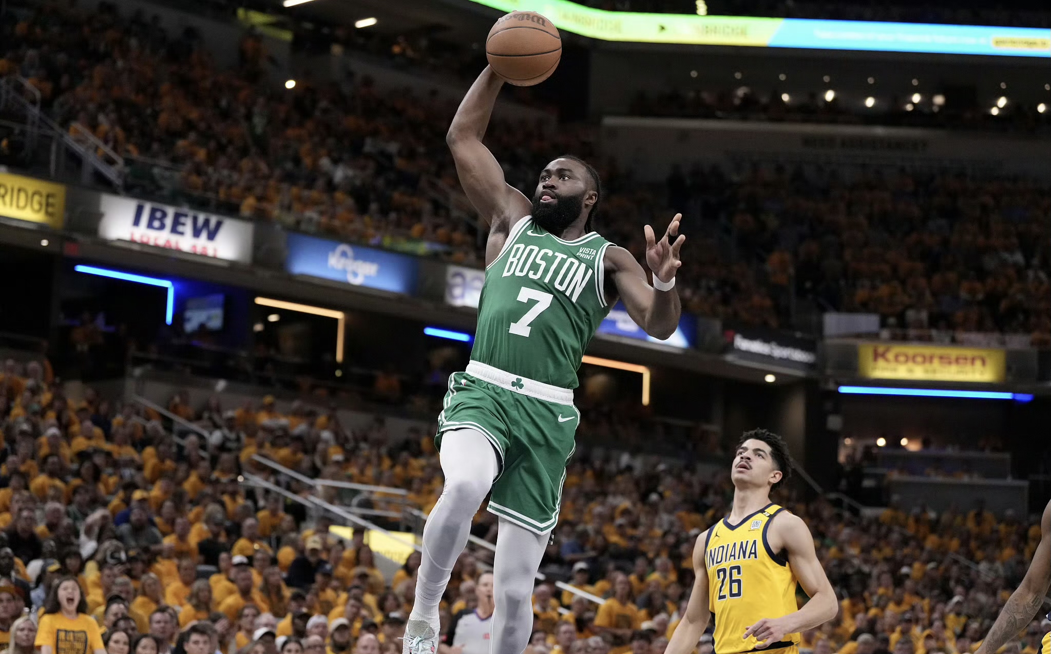 步行者擒下凯尔特人，继续保持不败战绩排名东部第一