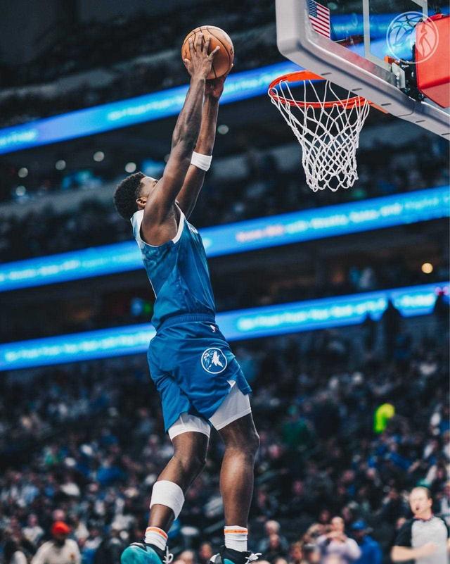 小牛反超灰熊,唐斯全场踢皮球稳定得分,绝杀推动比分胜局的简单介绍 小牛反超灰熊,唐斯全场踢皮球稳定得分,绝杀推动比分胜局的简单介绍