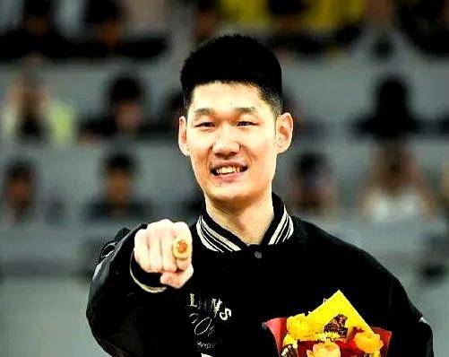 吉林队险胜凯尔特人，胡金秋带队取胜